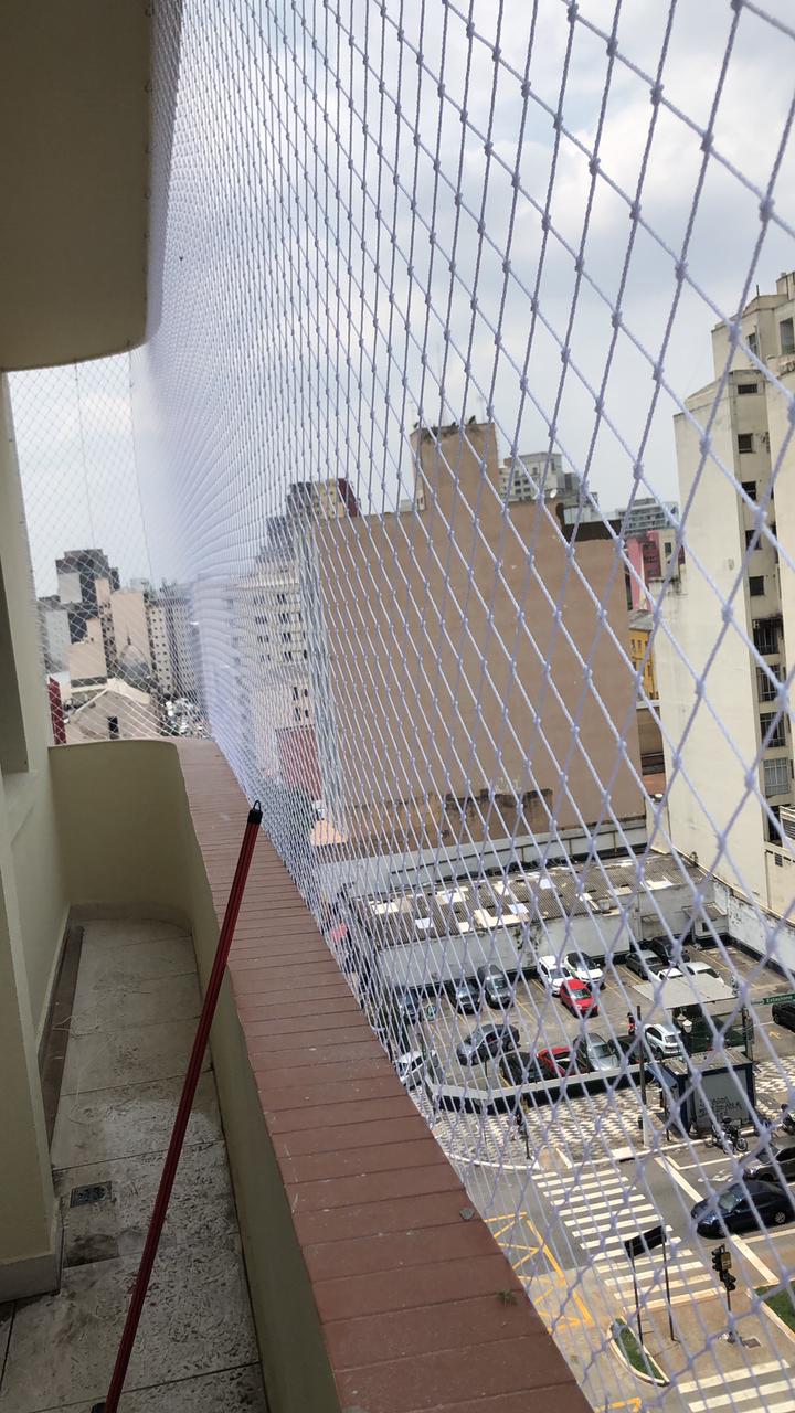 Rede de proteção em janela de apartamento